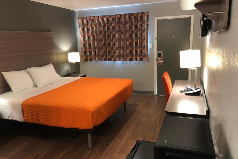 Bedroom 3, Super 8 by Wyndham Sonora, Sutton