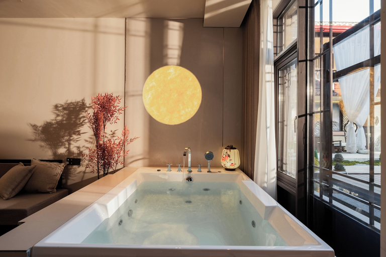 Bathroom 3, Lijing Yunman Mushanxue lnn, Lijiang