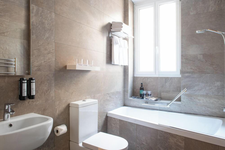 Bathroom 4, Hotel de la Porte Dorée, Paris