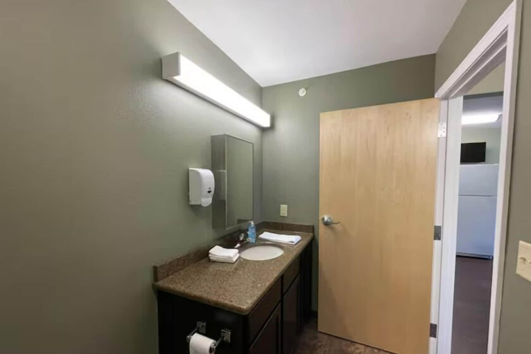 Bathroom 3, Great North Lodging, Anchorage