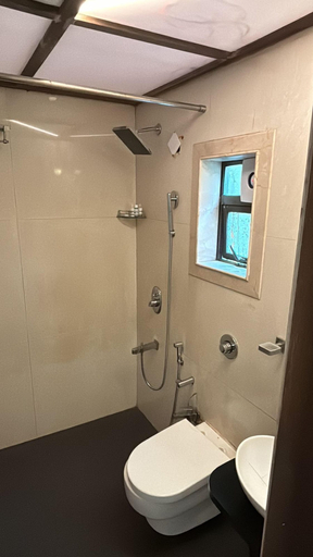 Bathroom 5, Silverador Resort Club, Thane