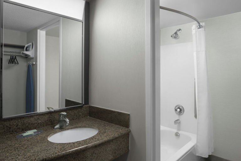 Bathroom 5, Courtyard by Marriott Atlanta Buckhead, Atlanta