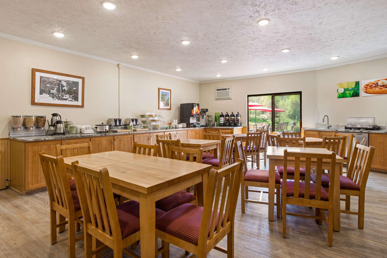 Food & Drinks 5, City Express by Marriott Petoskey Harbor Springs, Emmet