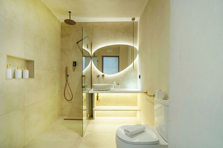 Bathroom 2, VLC Host - Puente de Astilleros, Valencia