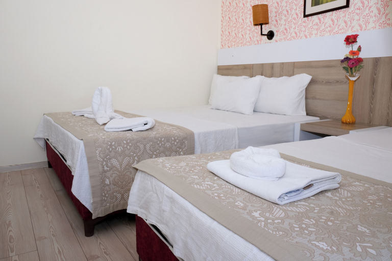 Bedroom 3, Beldibi Beach Hotel, Antalya