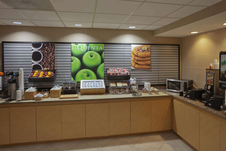 Food & Drinks 5, La Quinta Stafford, Fort Bend