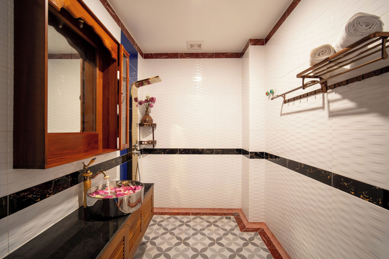 Bathroom 2, Hello One Apartment, Siem Reap