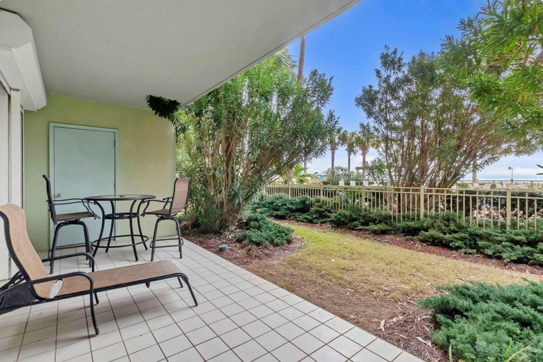 Room 4, Spacious 3BR Resort Condo Steps From Gulf Beach, Baldwin