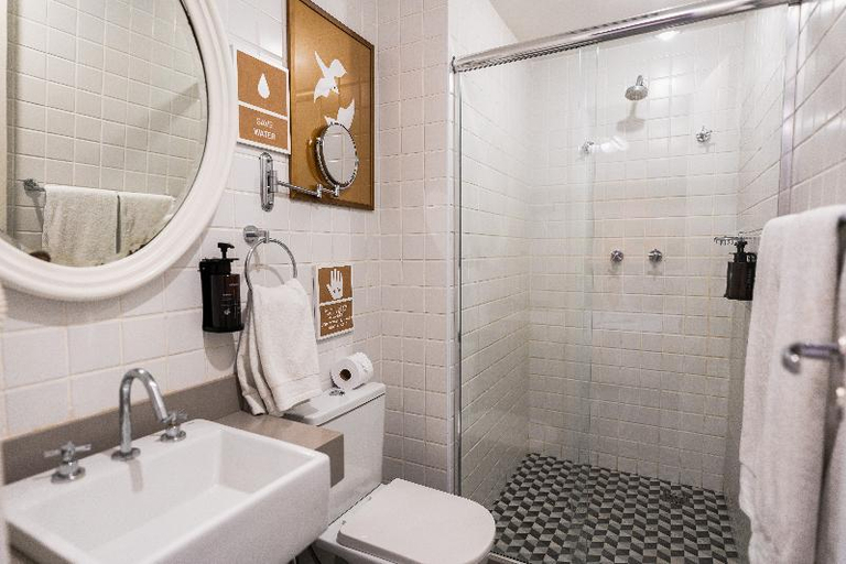 Bathroom 3, Amara Travel