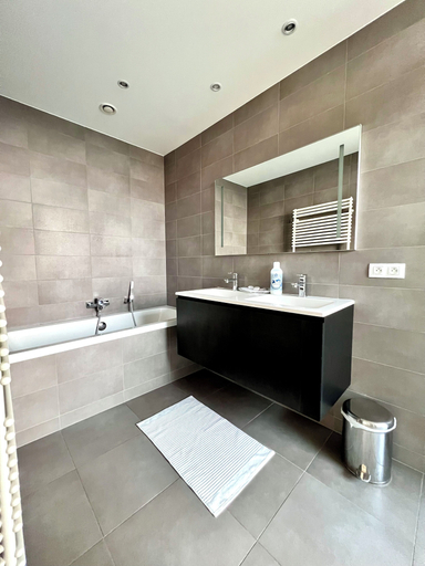 Bathroom 3, Penthouse 220 m2 Luxe & Vue Panoramique, Bruxelles