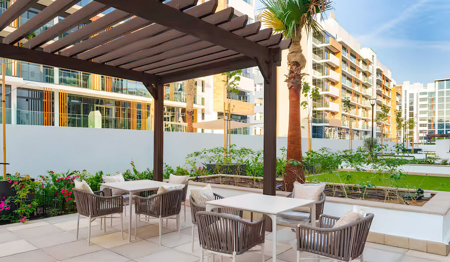 Food & Drinks, Chic Modern Studio in Azizi Riviera, Dubai