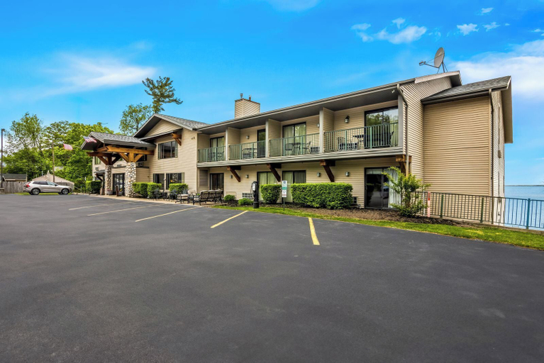 Exterior & Views 2, Beachfront Hotel, Roscommon