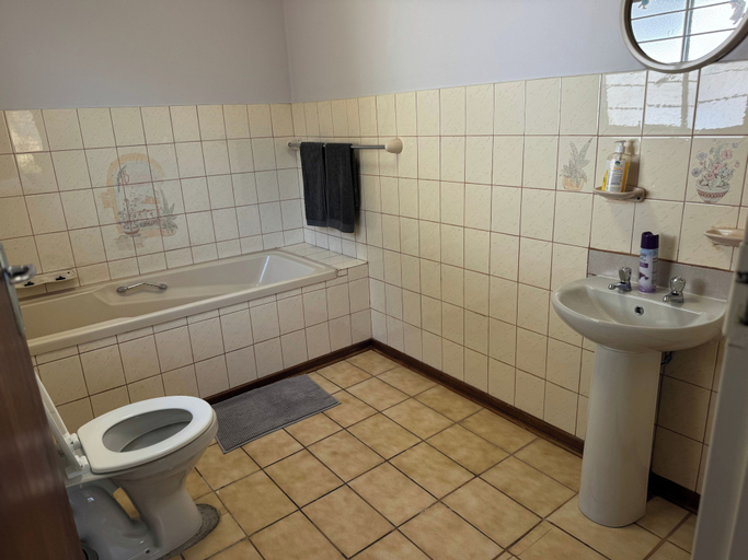 Bathroom 3, Riverhaven Self Catering, West Rand