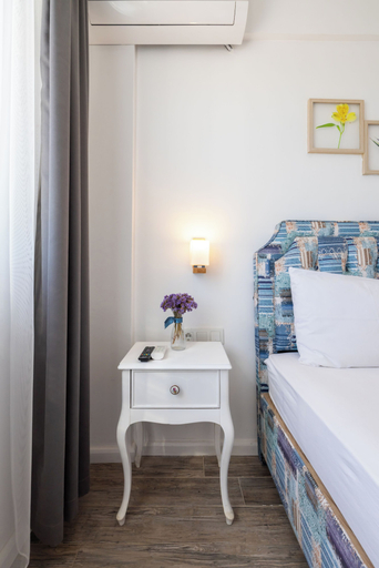 Bedroom 3, Elvin Bozcaada, Bozcaada