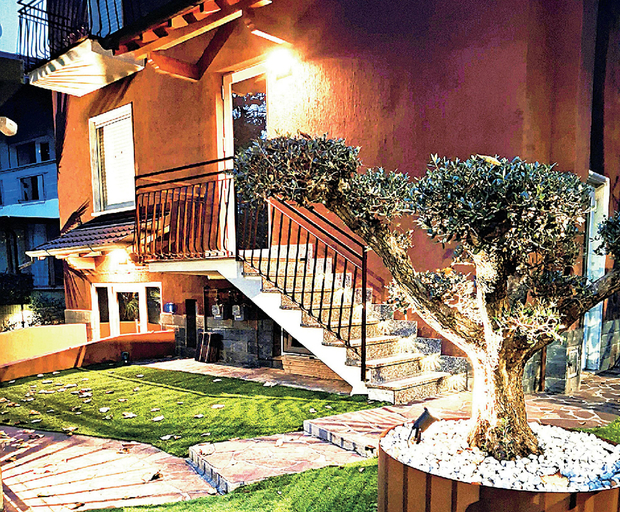 Exterior & Views