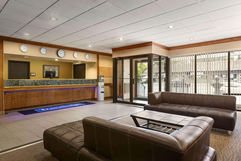 Public Area 2, Travelodge by Wyndham Kenora, Kenora