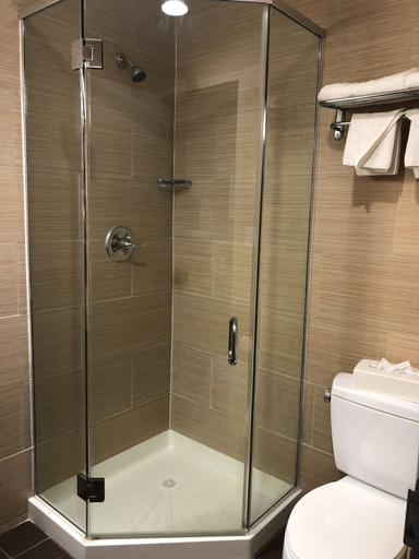 Bathroom 4, Days Inn by Wyndham Brooklyn Borough Park, New York