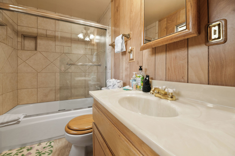 Bathroom 3, Joebellarue Home, San Bernardino