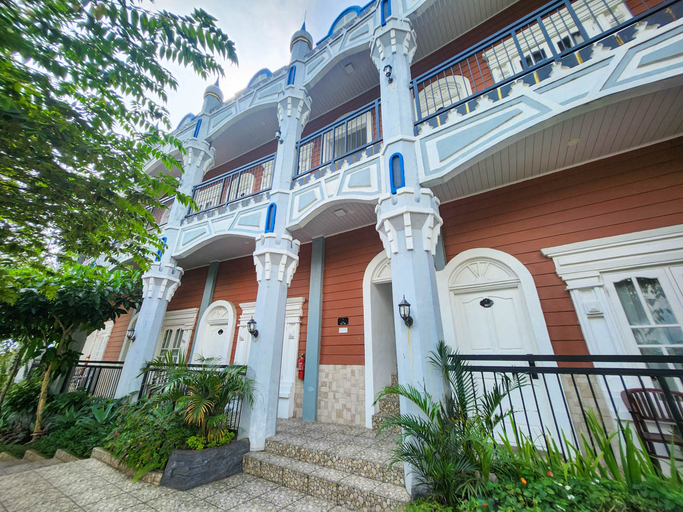 exterior 23