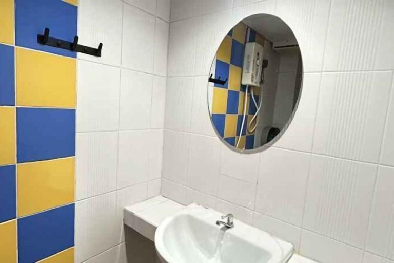 Bathroom 13