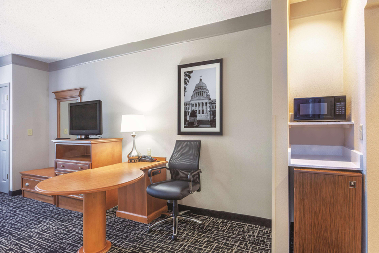 Bedroom 3, La Quinta Inn and Suites Jackson Airport, Rankin