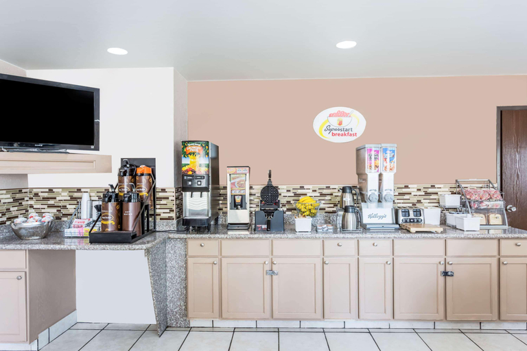 Others 5, Super 8 by Wyndham El Dorado, Union