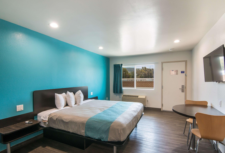 Bedroom 2, Motel 6 South El Monte CA, Los Angeles