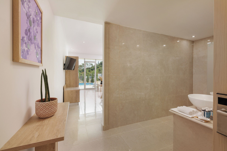 Bathroom 4, Mythos Panorama, Ionian Islands