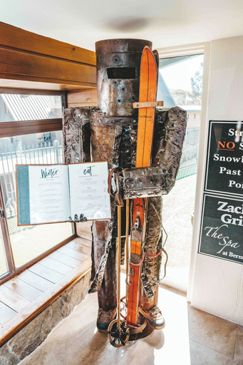 Others 4, Bernti's Mountain Inn, Snowy River