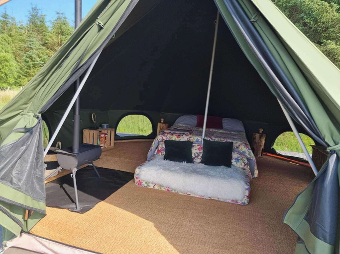 Room 2, Glamping Pod - Sleeps 2 - Pets - Parking - Wifi, Ceredigion