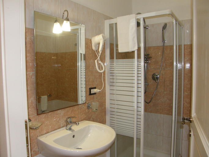 Bathroom 5, Il Gattopardo House, Catania
