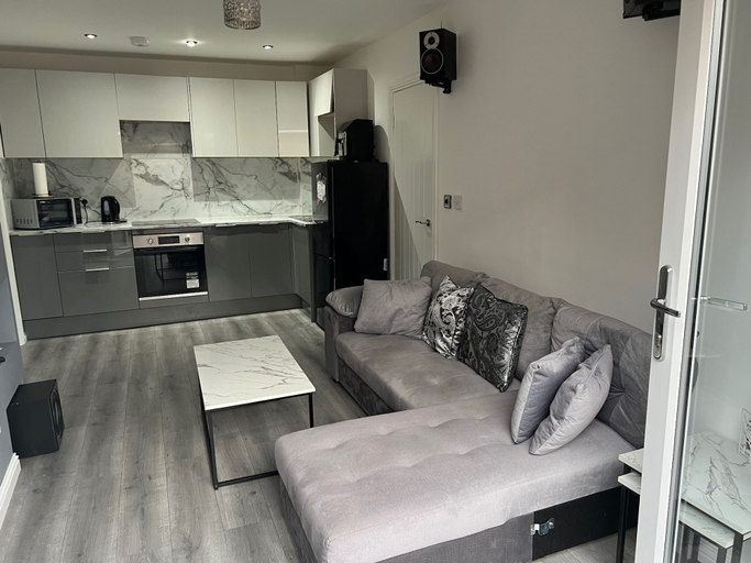 Living area 2, Private 2 bedroom Apartment -Edinburgh - Sleeps 4, Edinburgh
