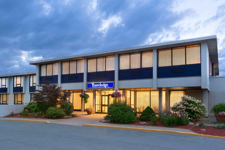 Exterior & Views 2, Quality Inn & Suites, Cape Breton