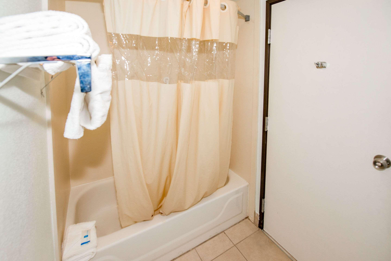 Bathroom 4, Rodeway Inn Central Colorado Springs, El Paso
