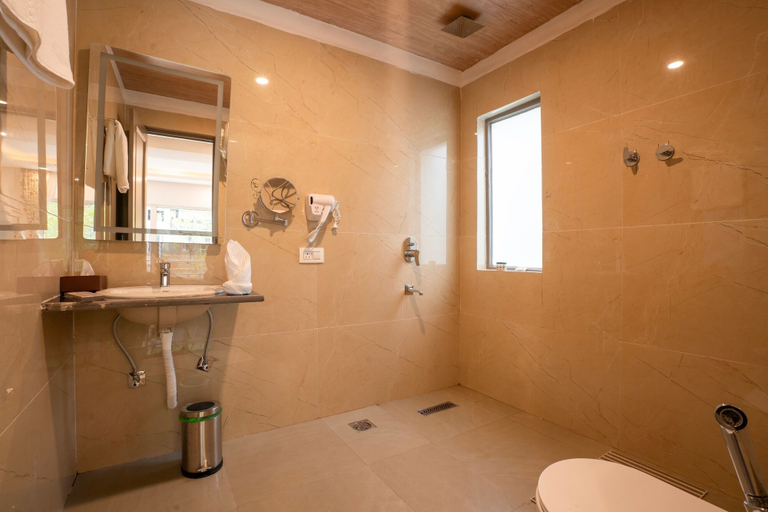 Bathroom 5, Moustache Pahalgam, Anantnag
