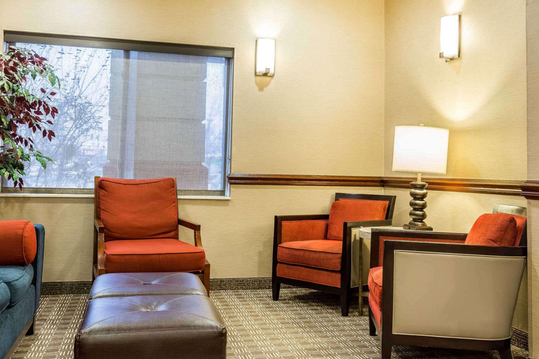 Public Area 2, Comfort Inn & Suites Quad Cities - East Moline, Rock Island