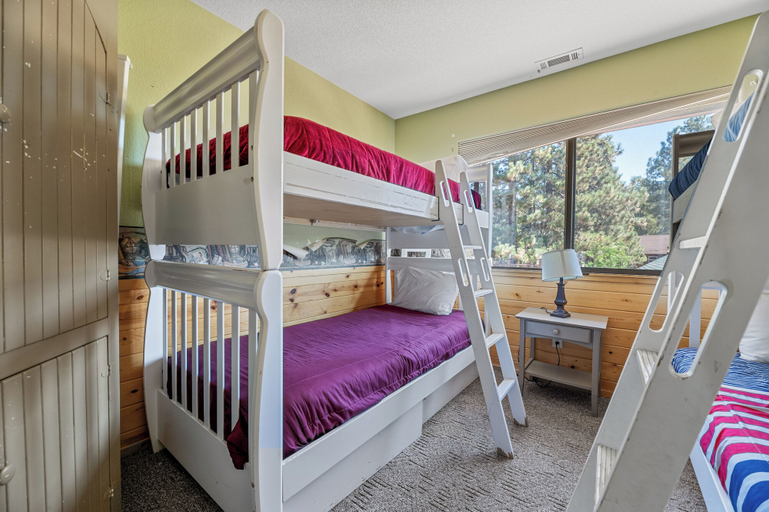 Bedroom 2, Northern Exposure Lakefront, San Bernardino