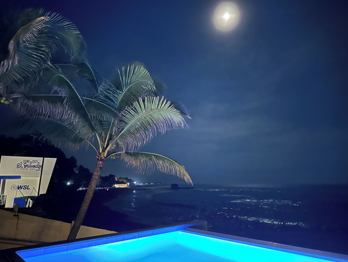 Sport & Beauty 5, Laola Surf Camp, Tamanique