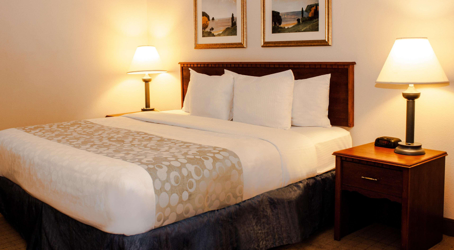 Bedroom 4, La Quinta Inn & Suites Cincinnati North, Hamilton