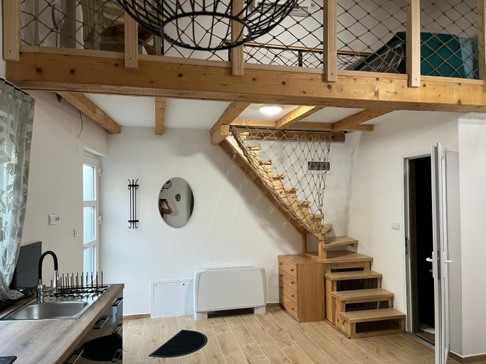 Others 5, M&M Apartments