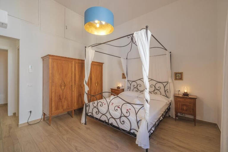Bedroom 3, Casaldo's rooms, Florence
