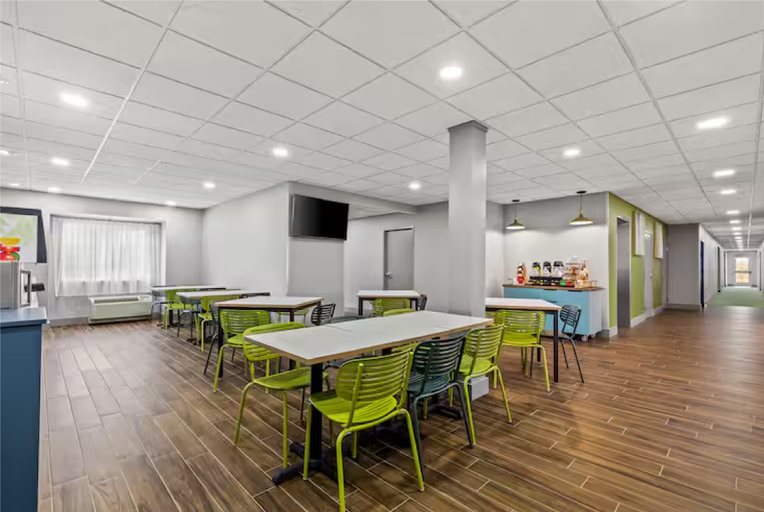 Food & Drinks 3, Spark By Hilton Wilkes-Barre, Luzerne