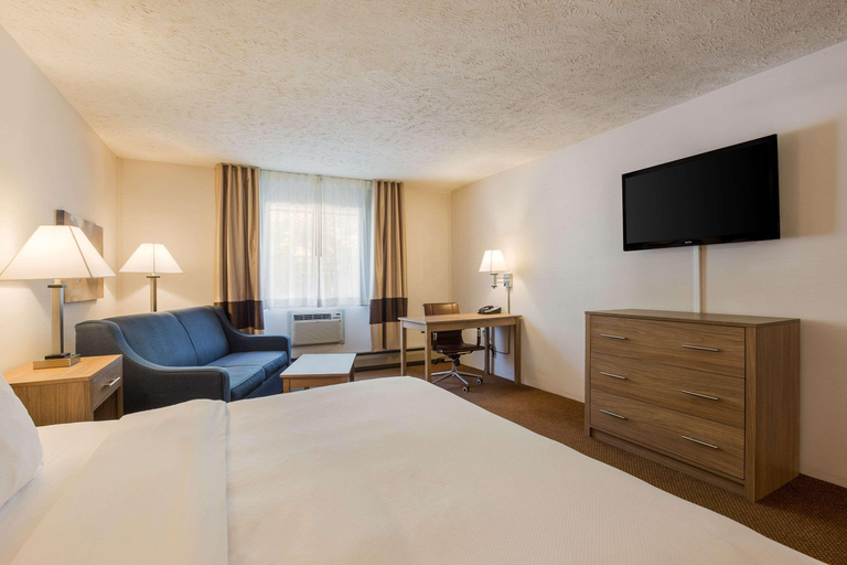 Bedroom 3, City Express by Marriott Petoskey Harbor Springs, Emmet