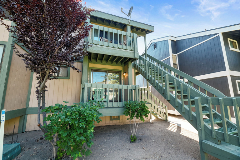 Exterior & Views 1, Lakeview Condo, San Bernardino