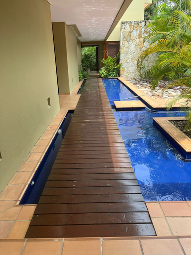 Room 5, w Astonishing 5BR House w Pool in Anapoima, Anapoima