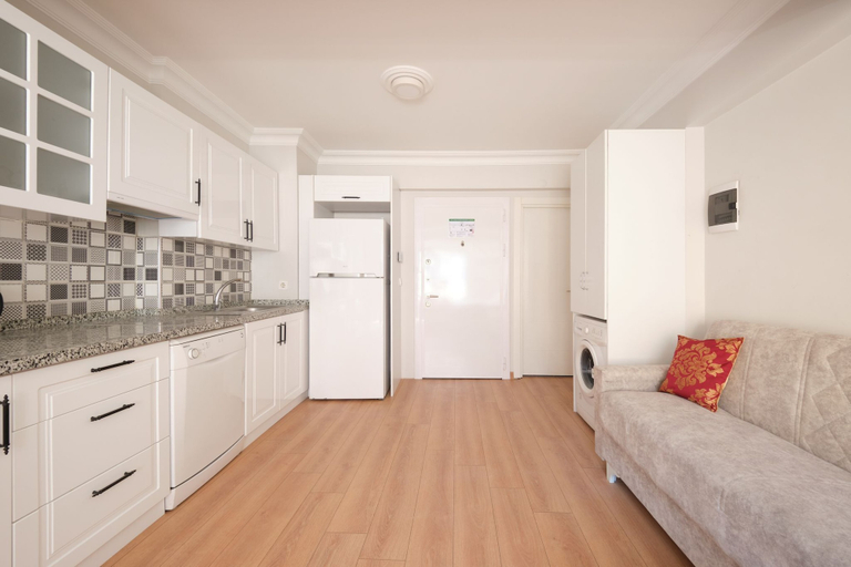 Others 5, Aymira Pangaltı, Şişli
