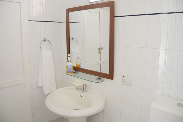 Bathroom 4, Résidence les Banians
