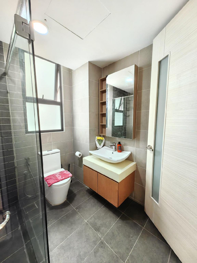 Bathroom 3, Macrolink 3806 6pax Cozy Legoland Netflix BySTAY, Johor Bahru