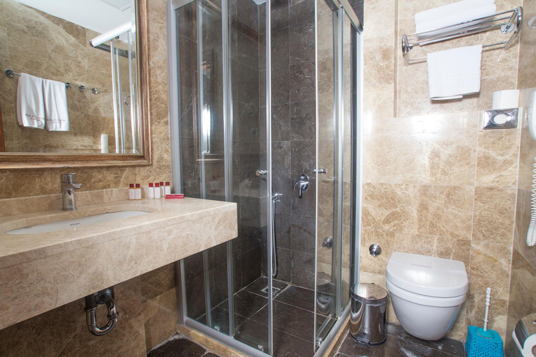 Bathroom, Nova Plaza Boutique & Spa Hotel, Beyoğlu