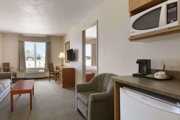 Bedroom 3, Days Inn & Suites by Wyndham Winkler, Division No. 3